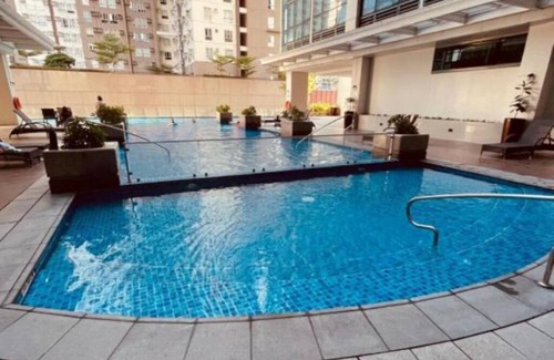 Guadalupe Nuevo Condo | Picasso inspired 1 bedroom unit at Uptown BGC convenience right to your doorstep