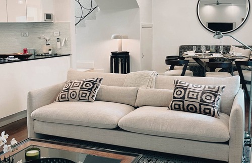 Rose Bay House | Picasso Villa - Perfect Holiday Home in Rose Bay