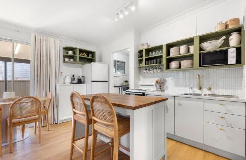 Callala Beach House | Piccolo Cottage - Firepit - 4 Mins Walk to Beach