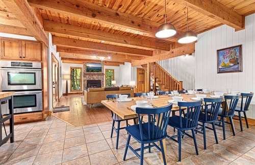 Clarkesville House | Pickelball/Hot tub - Family Entertainment - 5br