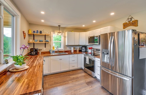 Pickens Cottage | Pickens Cottage ~ 5 Mi to Table Rock State Park!