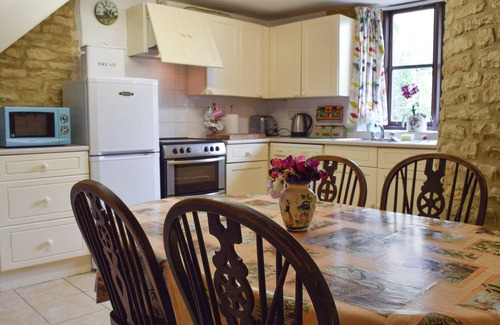 Chadlington Cottage | Picket Piece Cottage