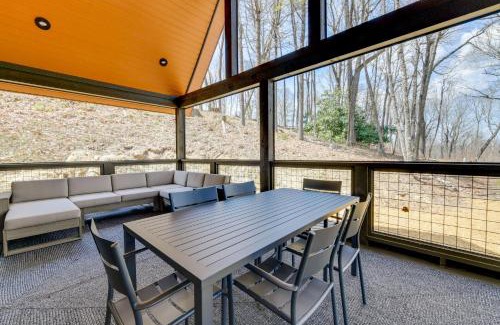 Glenville House | Pickleball and Trails Dog-Friendly Glenville Escape