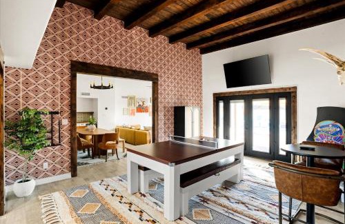 Glendale House | Pickleball & Mini Golf Karaoke Game Room