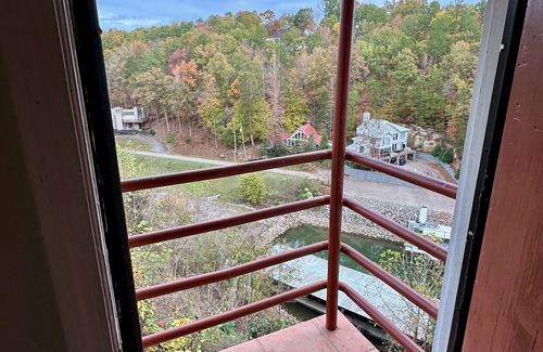 Counce Villa | Pickwick Lake front Villa w/sensational views, a boat slip & pool in Counce, TN