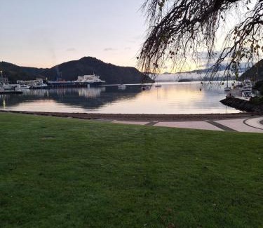 Waikawa Bay Apartment | Picton Moana View Hideaway