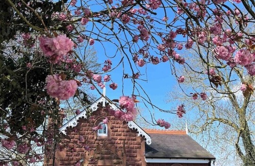 Brimstage Cottage | Picturesque Cottage Retreat : Countryside to Coast.
