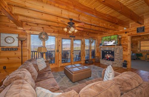 Pigeon Forge Ski Chalet | Picture Perfect by Eden Crest