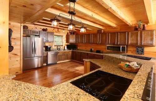 Pigeon Forge Ski Chalet | Picture Perfect by Eden Crest