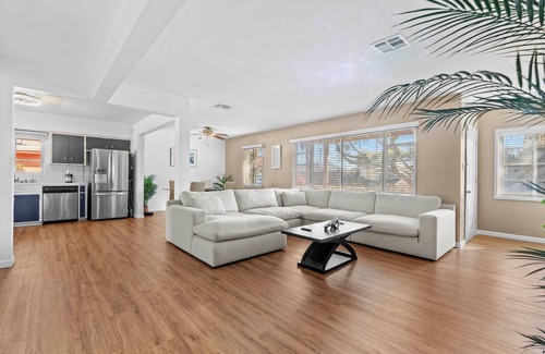 Village Grove House | Picture-Perfect Home! Heart of Scottsdale! Sleeps 8-10 4beds/2bath/pool/studio