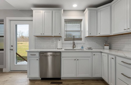 Clay County Other | Picture perfect modern farmhouse getaway on enchanting 7 acres in Holt