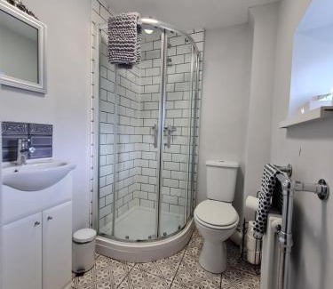 Pentrebach House | Picturesque 2 Bedroom Miners Cottage Near Bike Park Wales & Brecon Beacons