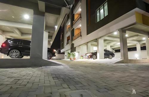 Lagos Mainland Apartment | Picturesque 3-bedroom Apartment in Yaba