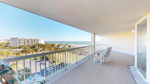 Litchfield by the Sea House | Picturesque 4th Floor End Unit, Oceanfront
