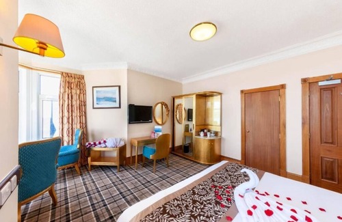 Oban Hotel | Picturesque Bay Views from Your Charming Oban Room l Island Access Nearby