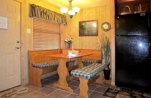 Inverness House | Picturesque Cabin Incredible for a Holiday Escape in Inverness, Florida