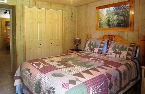 Inverness House | Picturesque Cabin Incredible for a Holiday Escape in Inverness, Florida