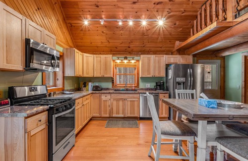 Necedah Cabin | Picturesque dog-friendly cabin with firepit, pool table, deck, yard, & fireplace