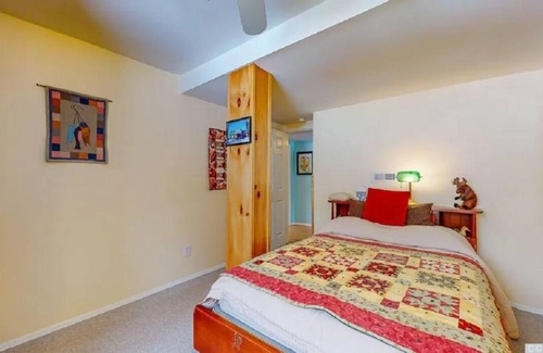Jewett Cottage | Picturesque Lakeside Cottage Nearby Hunter/Windham