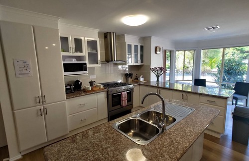 Ballan House | Picturesque Rural Property in Ballan - 4br, Spacious Alfresco