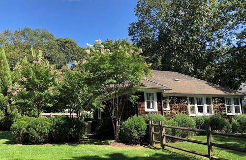 Sag Harbor Cottage | Picturesque Sag Harbor Cottage w/Salt Water Pool