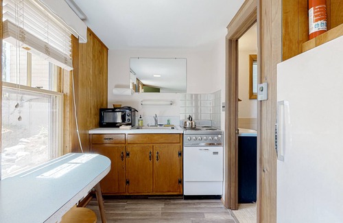 Alton Bay Cottage | Picturesque studio in bay-front locale just steps to water w/WiFi & kitchenette