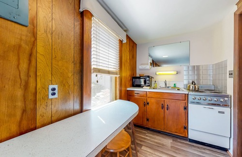 Alton Bay Cottage | Picturesque studio in bay-front locale just steps to water w/WiFi & kitchenette