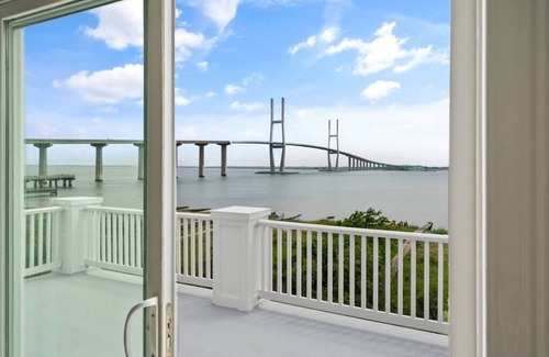 Brunswick House | ☀️Picturesque Views💥Game room👙Pool & Hot Tub