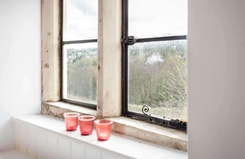 Nailsworth Cottage | PIE COTTAGE, family friendly, character holiday cottage in Nailsworth
