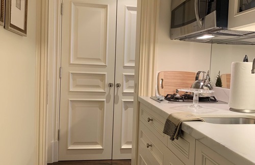 Cow Hollow Apartment | PIED-A-TERRE in Cow Hollow/Pacific Heights District