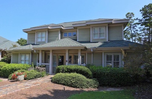 Chapel Hill House | Piedmont-B. Lexi Thompson