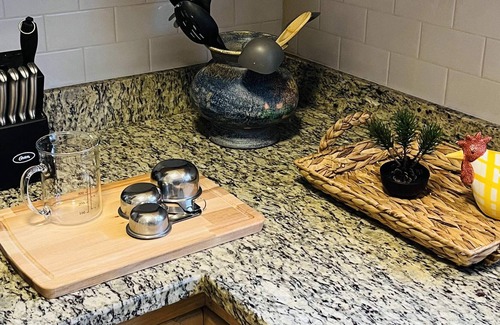 Piedmont Heights Apartment | Piedmont Park Townhouse | Walk to Piedmont Park | No Cleaning Fee!