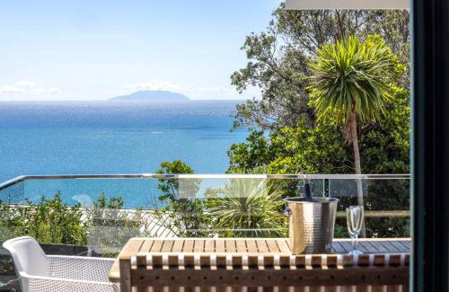 Waiheke Island House | Piemelon Bay Views - Coast & Country