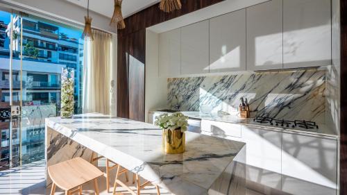 Romantic Zone House | PIER 57 - 508 Modern 2BR Condo Romantic Zone