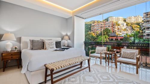 Romantic Zone House | PIER 57 - 609 2 BR Amazing Roof in Romantic Zone