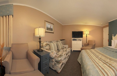 South Yarmouth Hotel | Pier 7 Condominiums