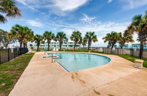 Rockport Apartment | Pier and Pool Access Bayfront Rockport Escape!