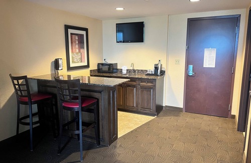 Clearwater Beach Hotel | Pier House 60 Clearwater Beach Marina Hotel