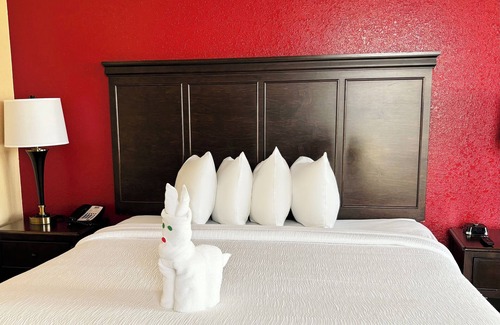 Clearwater Beach Hotel | Pier House 60 Clearwater Beach Marina Hotel