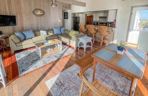 Green Creek House | PIERCES POINT HIDEAWAY PROPERTIES (4BR/2.2BA) BAY FRONT IN PIERCES POINT