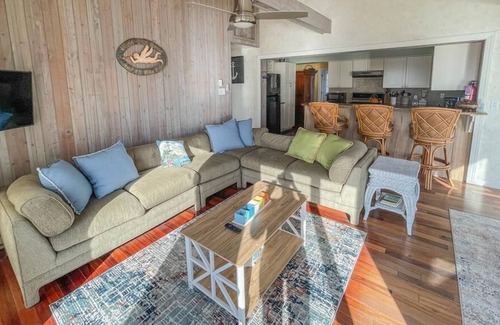 Green Creek House | PIERCES POINT HIDEAWAY PROPERTIES (4BR/2.2BA) BAY FRONT IN PIERCES POINT