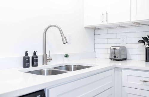Lindridge-Martin Manor House | Piet Furnished Apartments