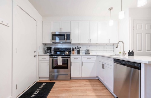 Lindridge-Martin Manor House | Piet Furnished Apartments