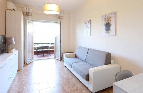 Porticato Apartment | Pietrenere Studio With Balcony - 120m From the sea