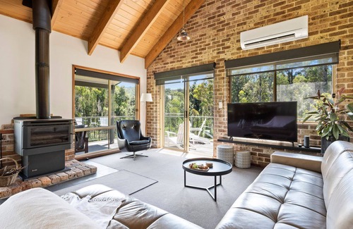 South Coast House | Pigeon House Lookout