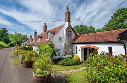 Woodbridge House | Pike Cottage