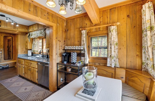 Divide Cabin | Pike National Forest Access: Secluded Divide Cabin