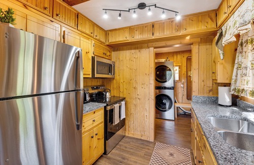 Divide Cabin | Pike National Forest Access: Secluded Divide Cabin