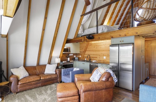 Florissant House | Pikes Peak A-Frame Retreat w/Hot Tub & stunning mountain views. Pets welcome!
