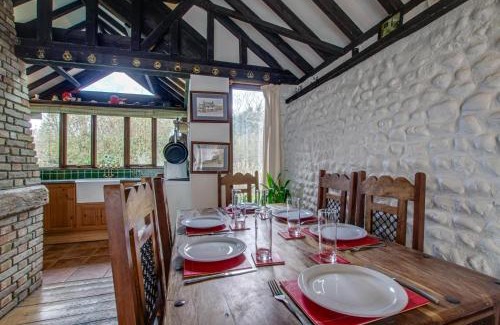 Bacton House | Pilgrims Chase